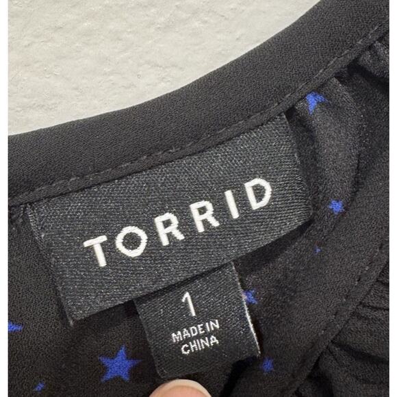 Torrid Georgette Cold Shoulder Blouse Women’s Size 1 1X Black Blue Star Print - Picture 6 of 12